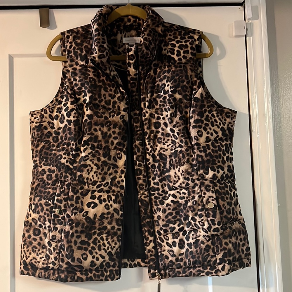 Leopard Vest NWOT